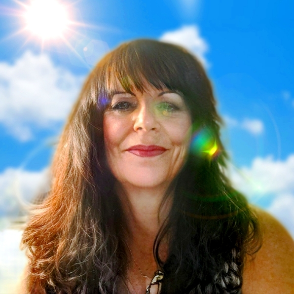 Meet your Posher, Pam - Picture 1 of 1